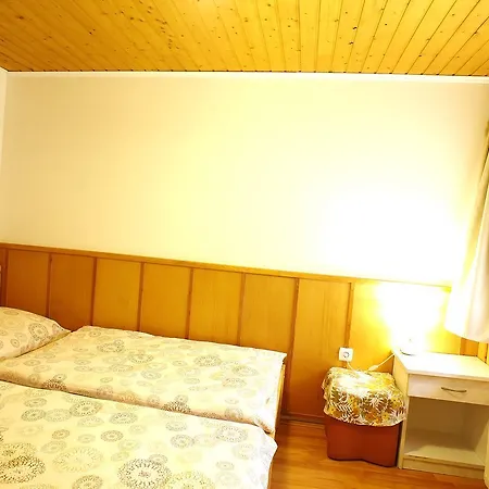 Bankuti Siklub Turistahaza *